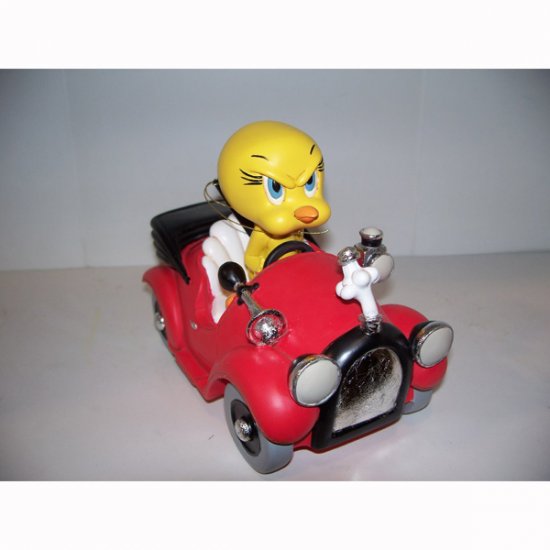 Tweety Bird Angry driving a Car - Click Image to Close