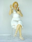 Marilyn Monroe - Sitting Marilyn Monroe - Sitting